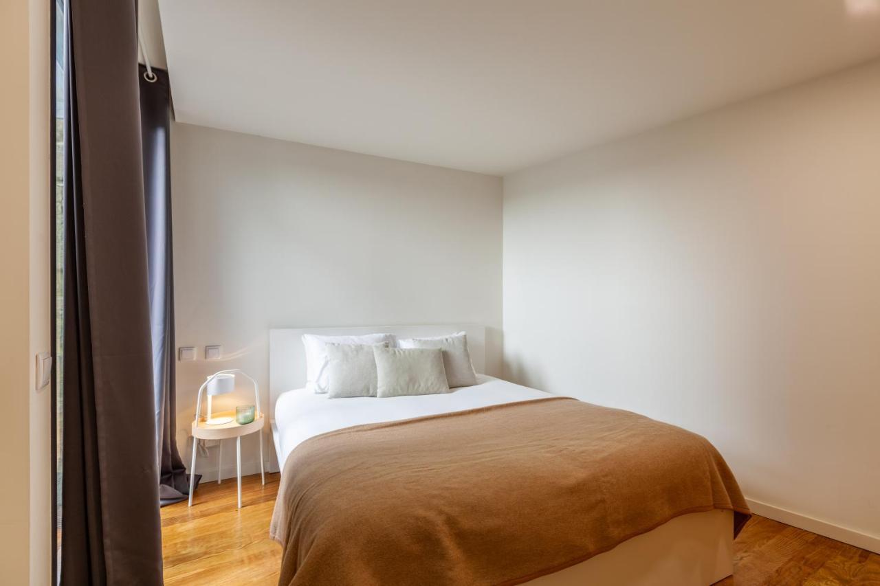 Yellow - Minho's Guest Apartment