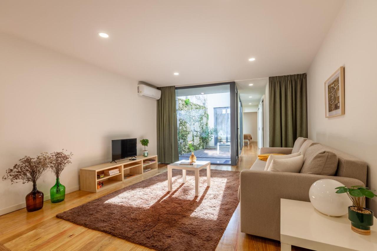 Yellow - Minho's Guest Apartment